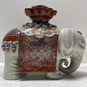 Antique Edo/Meiji Period 18/19c Japanese Porcelain Elephant Kakiemon Style